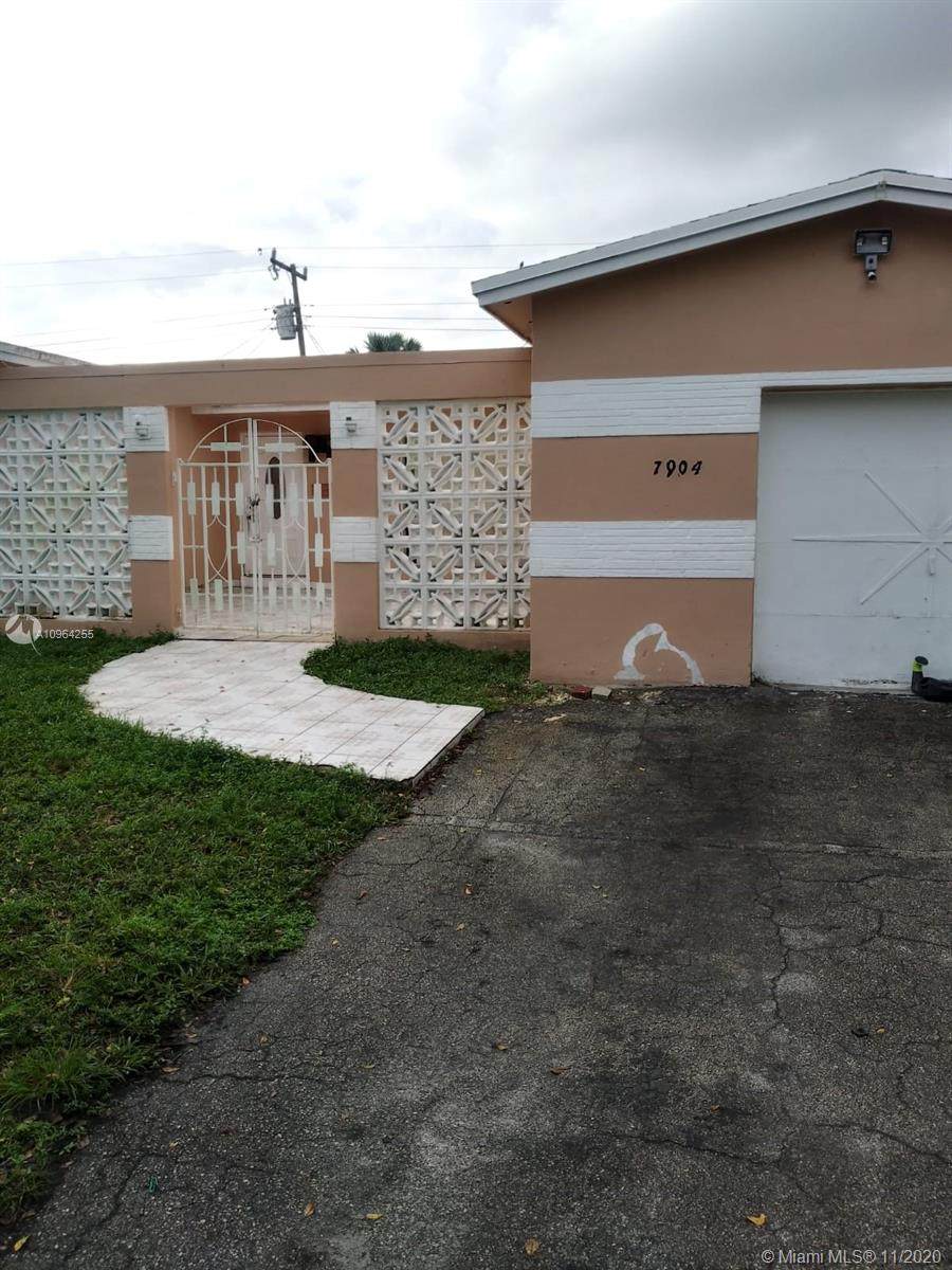 7904 Coral Blvd - Photo 1