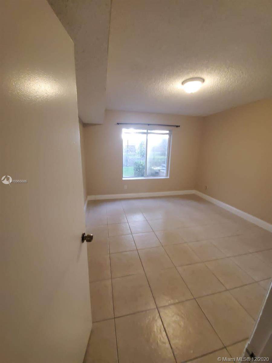 10610 158th Ct - Photo 1