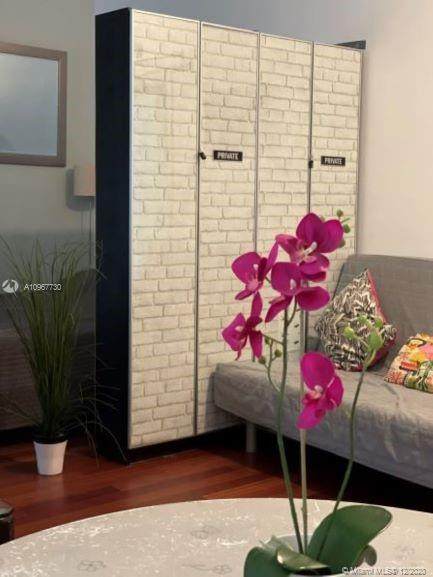 420 15th St - Photo 1