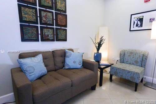 17501 Biscayne Blvd - Photo 1