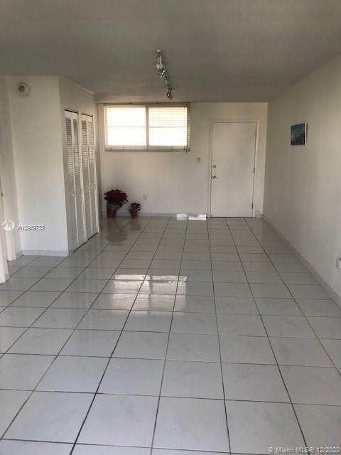 1750 James Ave - Photo 1