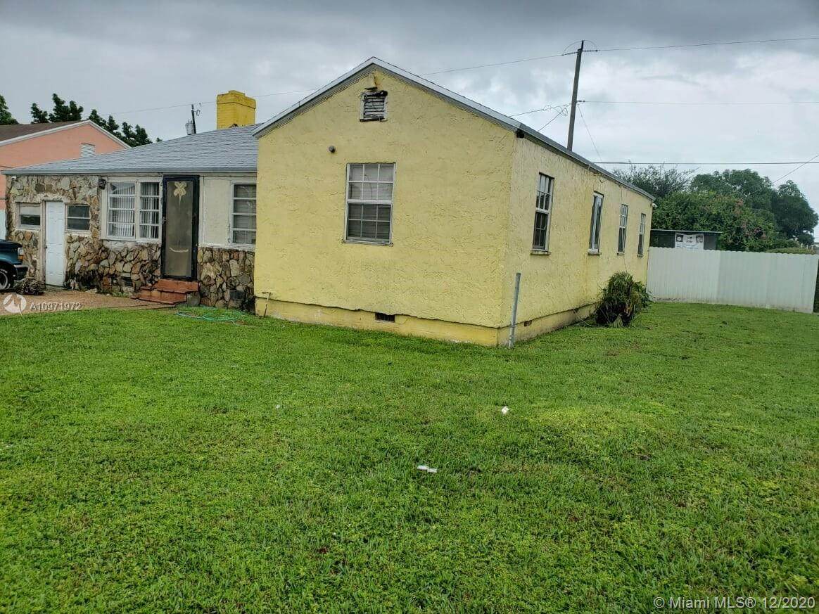 4101 11th Pl - Photo 1