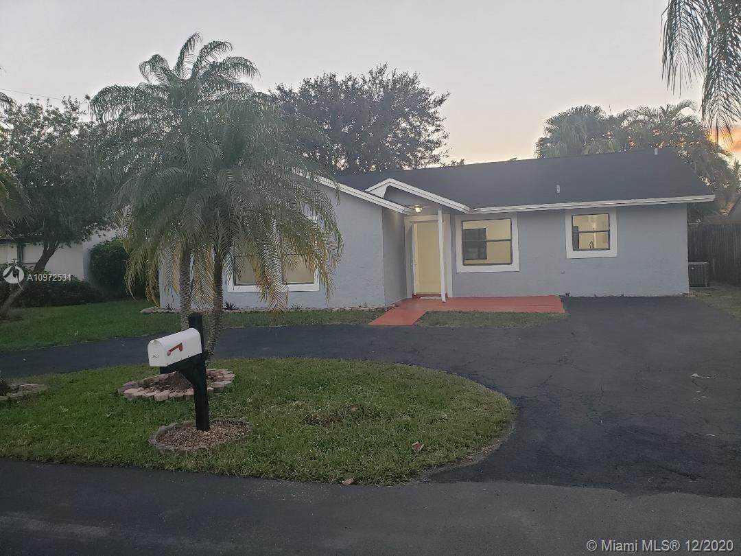 4521 95th Ave - Photo 1