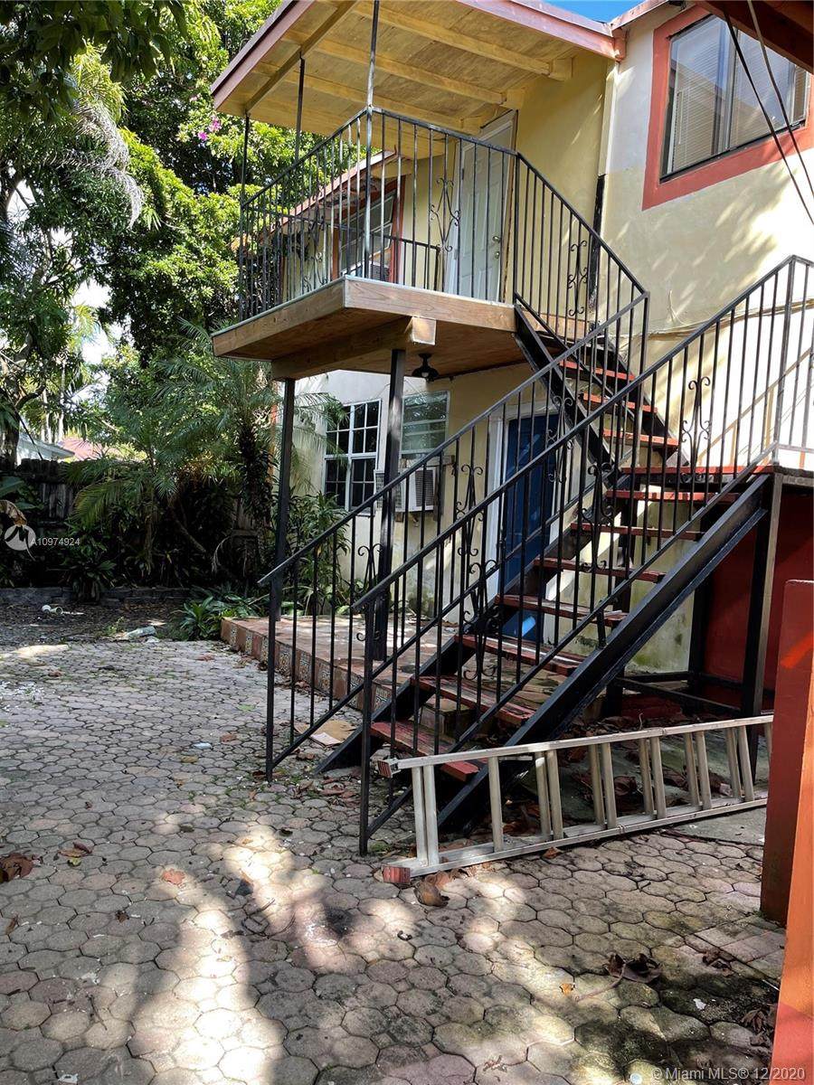 2469 15th St - Photo 1