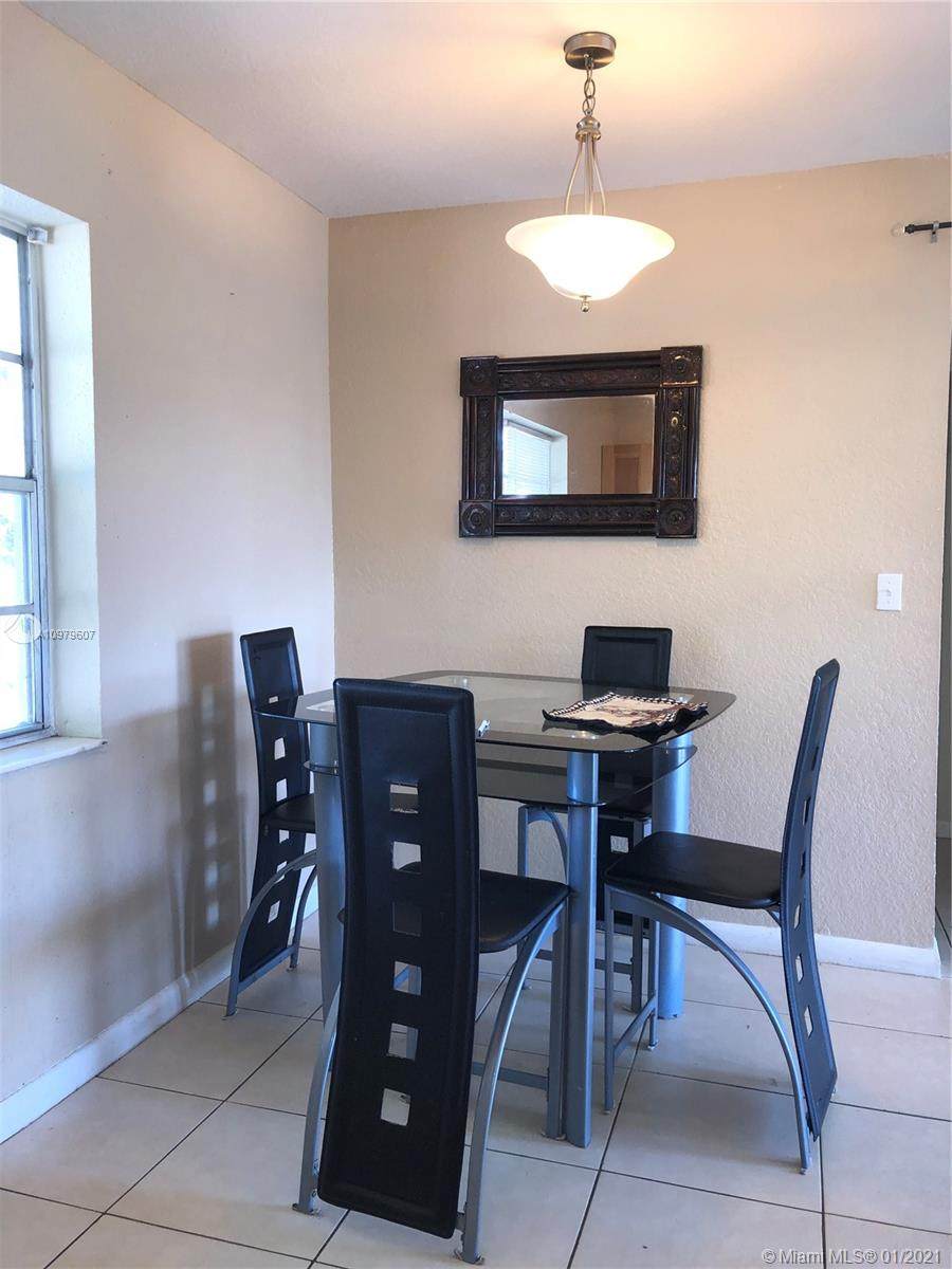 110 7th St - Photo 1