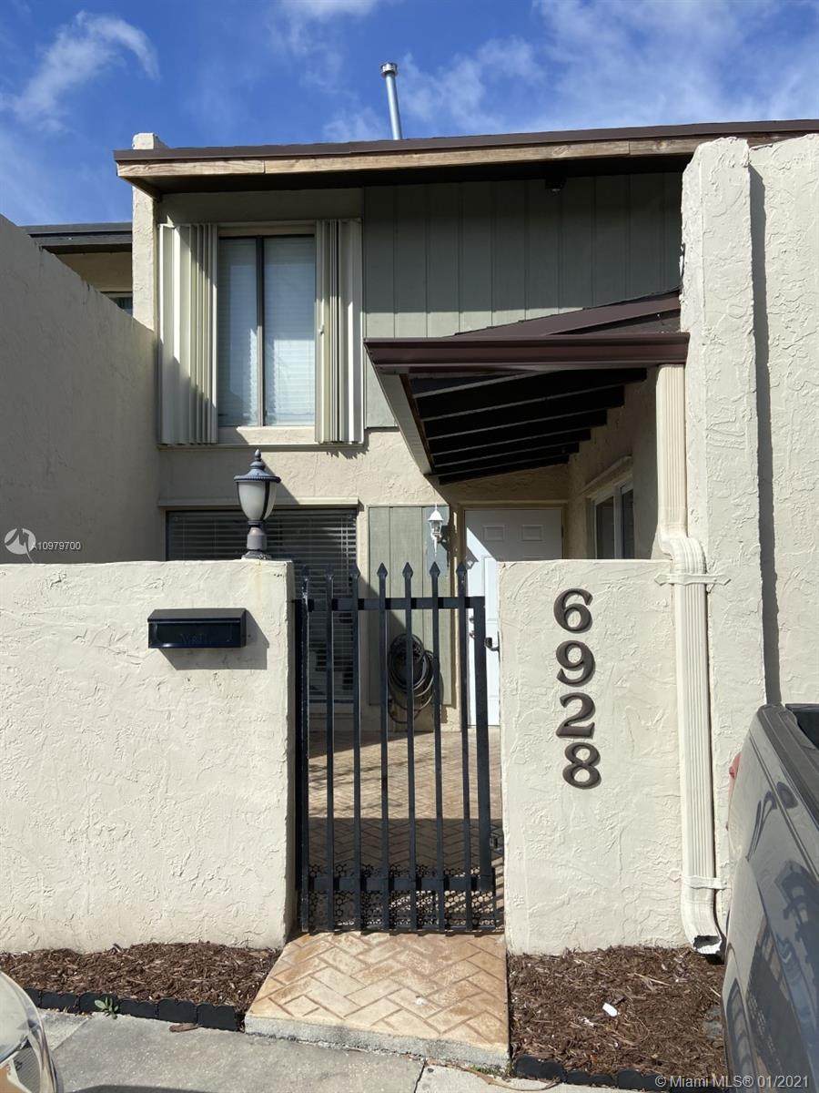6928 109th Pl - Photo 1