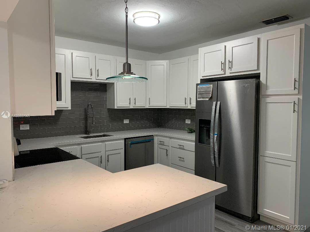 522 121st Ave - Photo 1