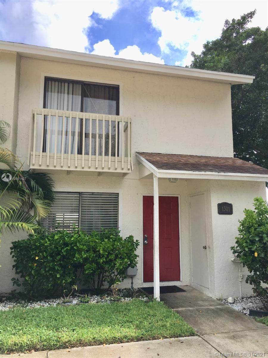 1301 Riverside Dr - Photo 1