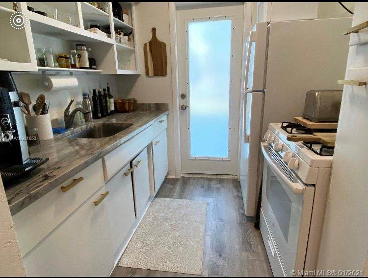 101 Collins Ave - Photo 1