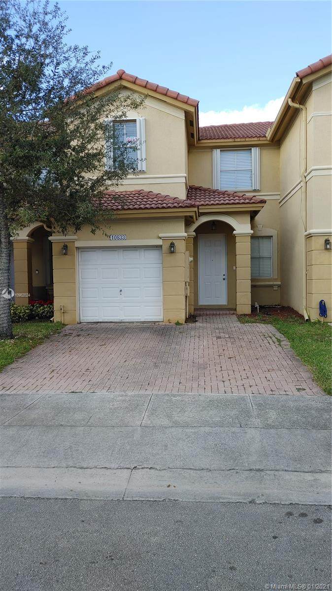 10833 79th St - Photo 1