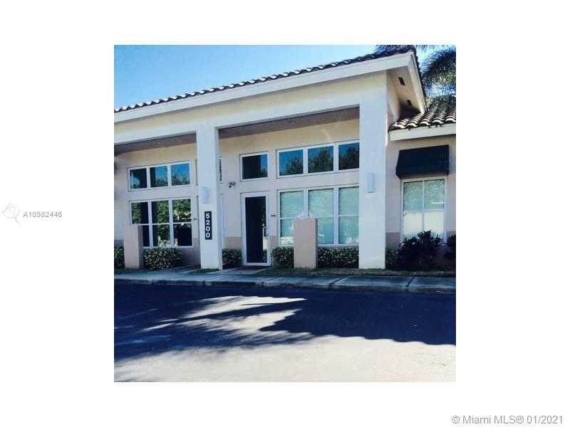 5200 University Dr - Photo 1