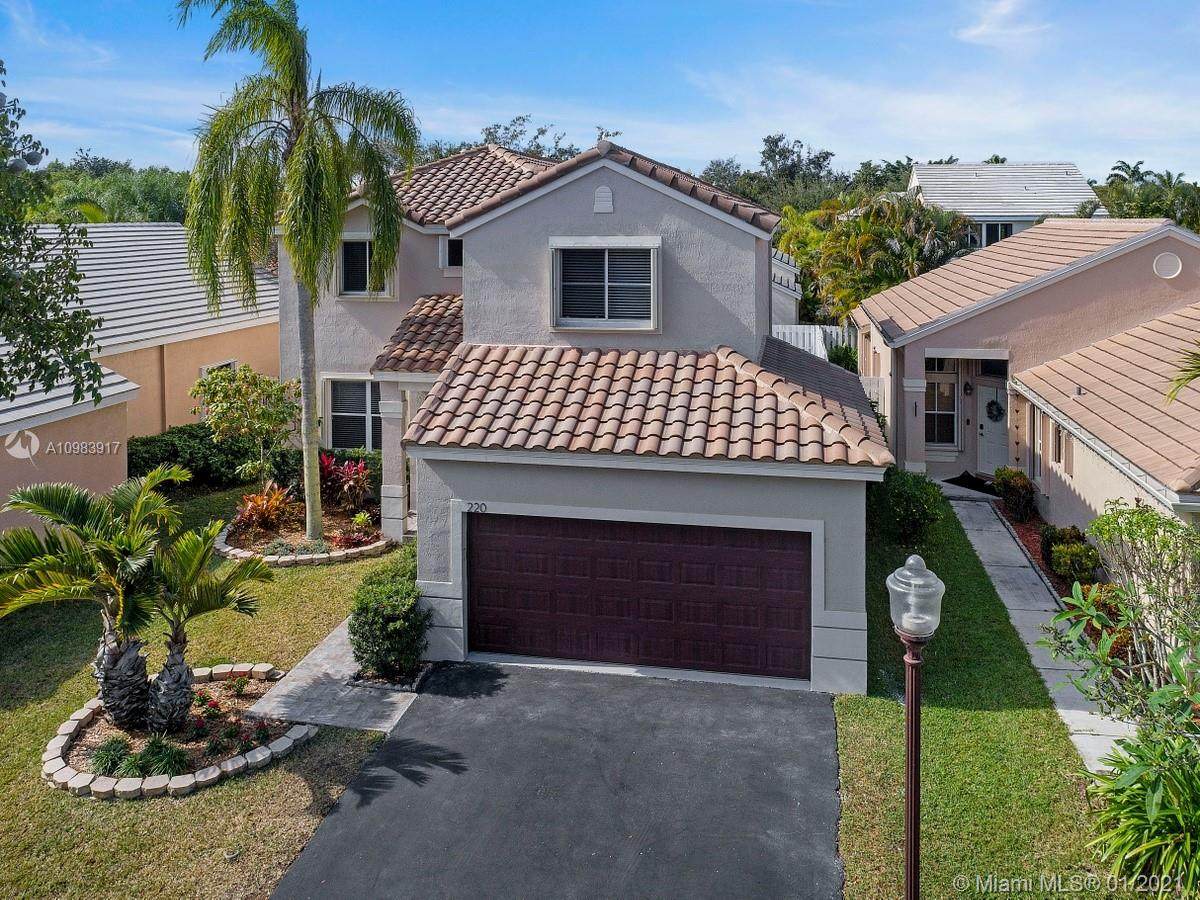 220 Bayridge Dr - Photo 1