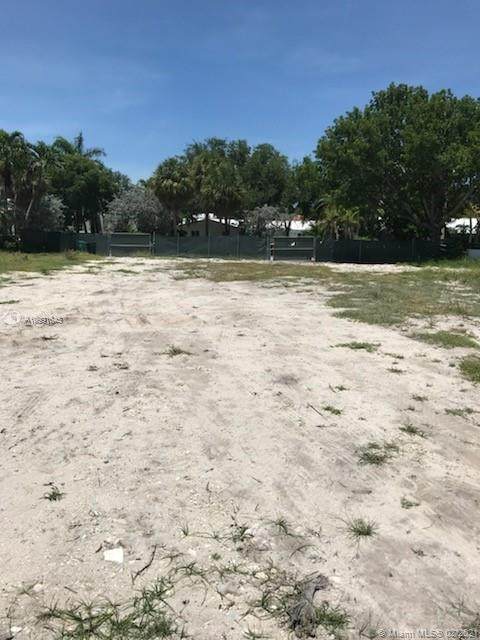 870 Harbor Dr - Photo 1