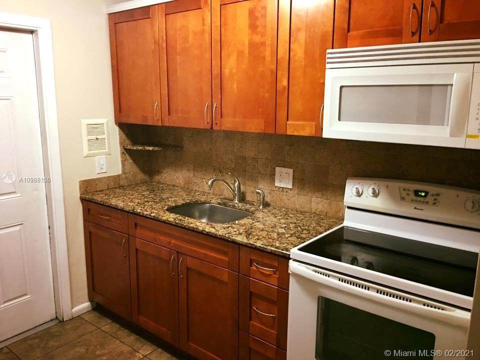 850 Commercial Blvd - Photo 1