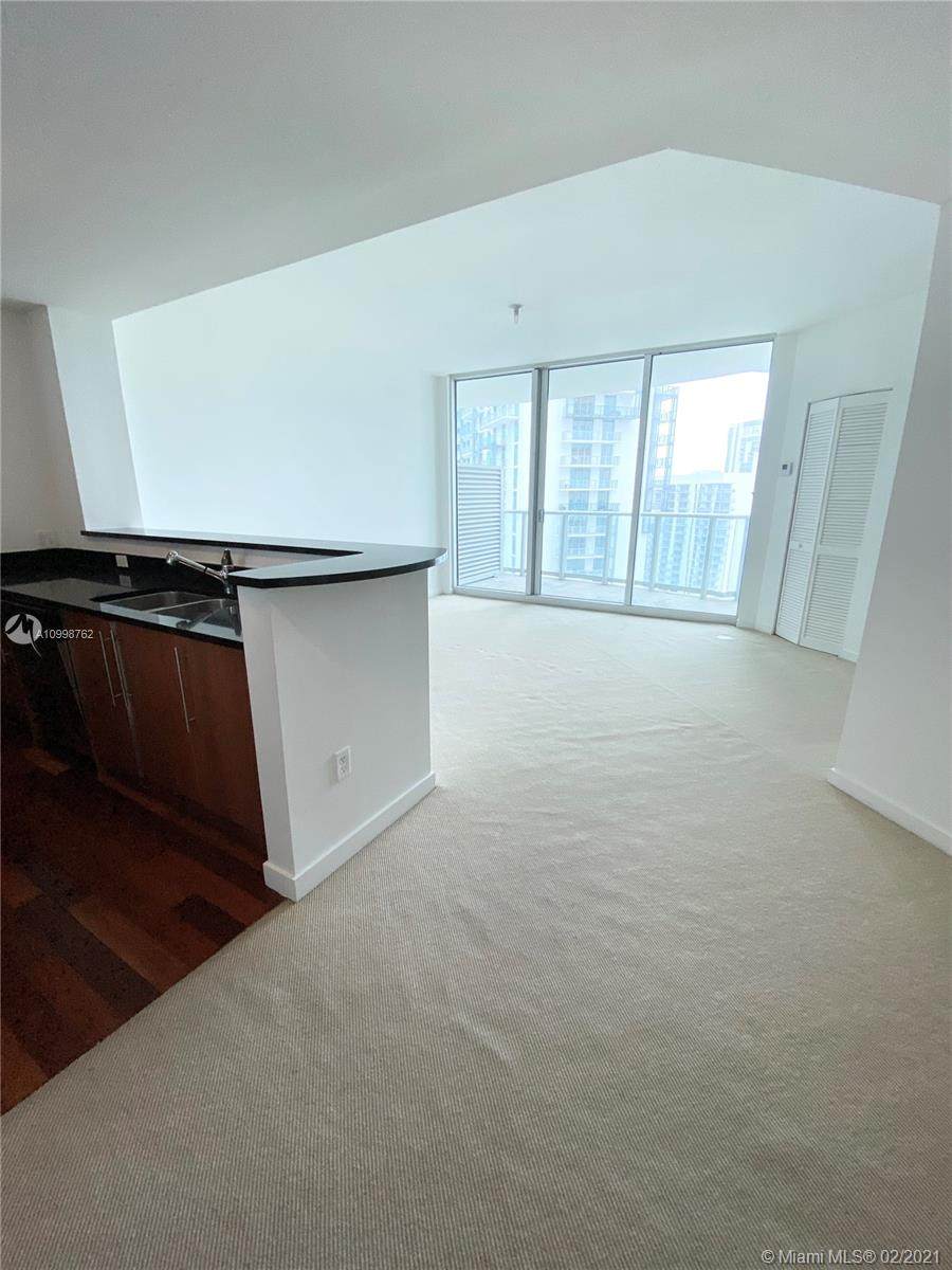 300 Biscayne Bl - Photo 1