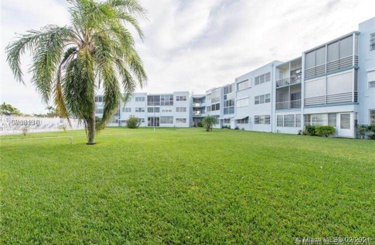 2200 Park Lane - Photo 1