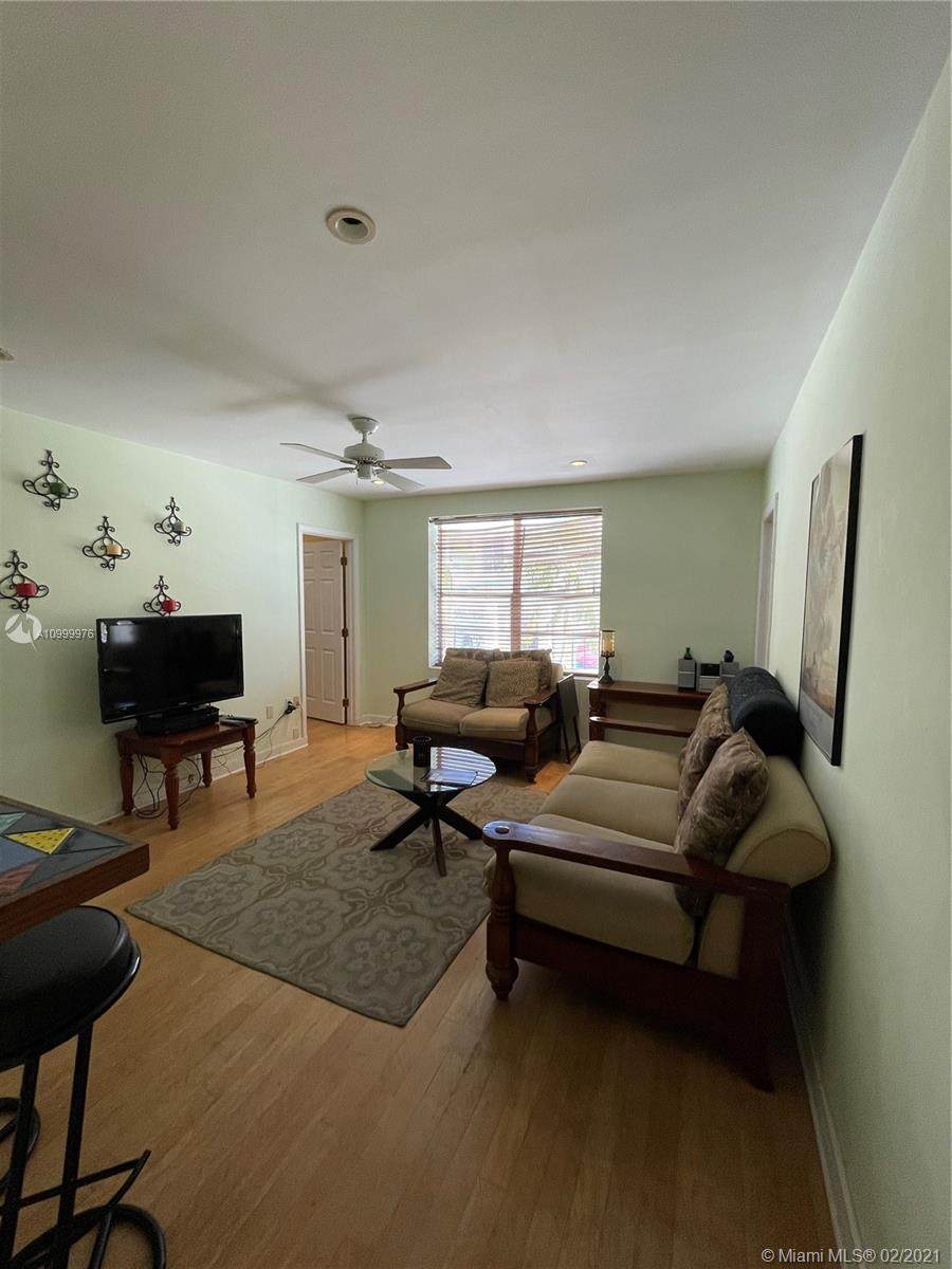 1460 Ocean Dr - Photo 1