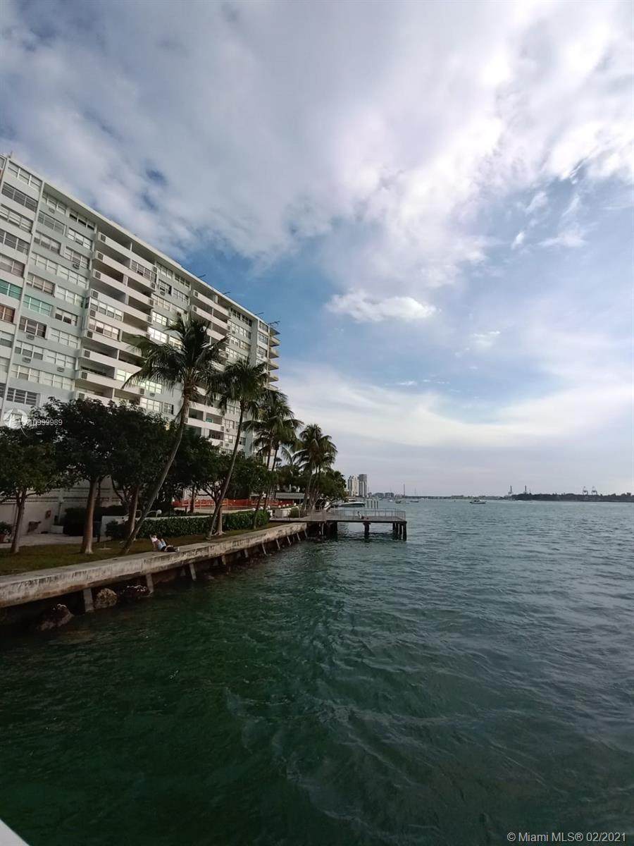 3 Island Ave - Photo 1
