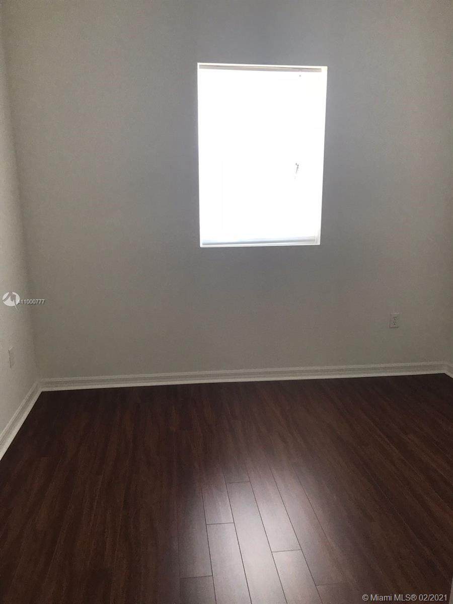 10885 89th Ter - Photo 1