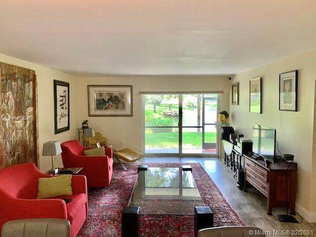 842 9th Street Cir - Photo 1