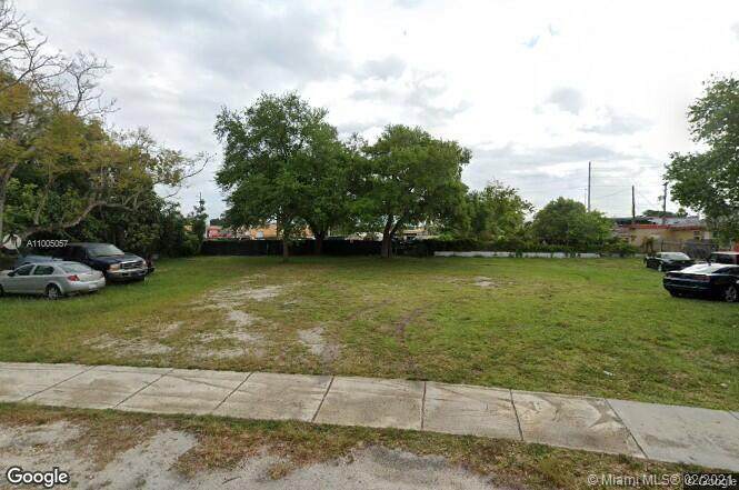 1109 61st Ave - Photo 1