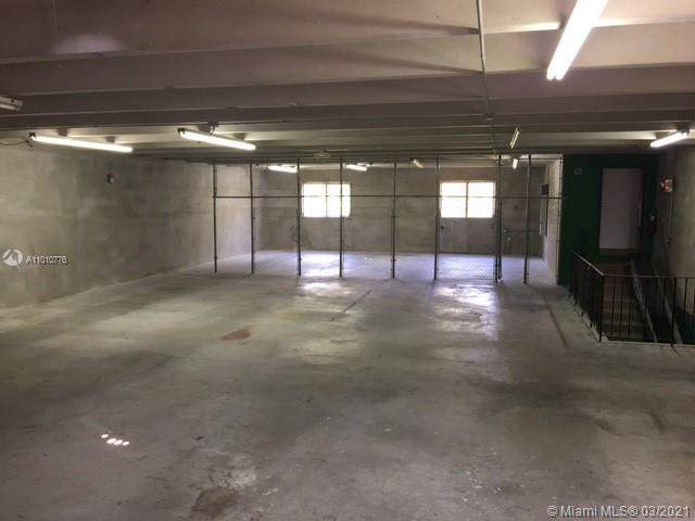 901 8th St - Photo 1