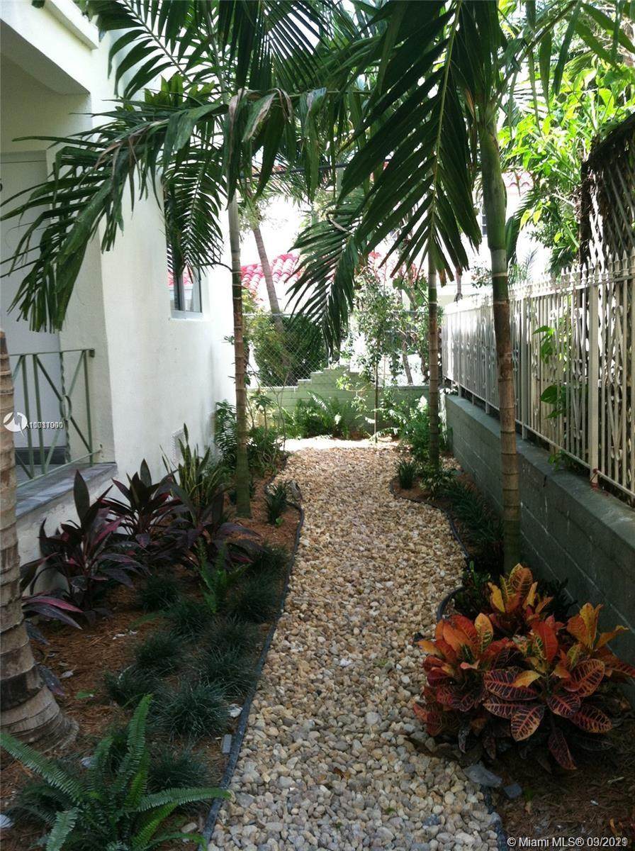 820 15th St - Photo 1