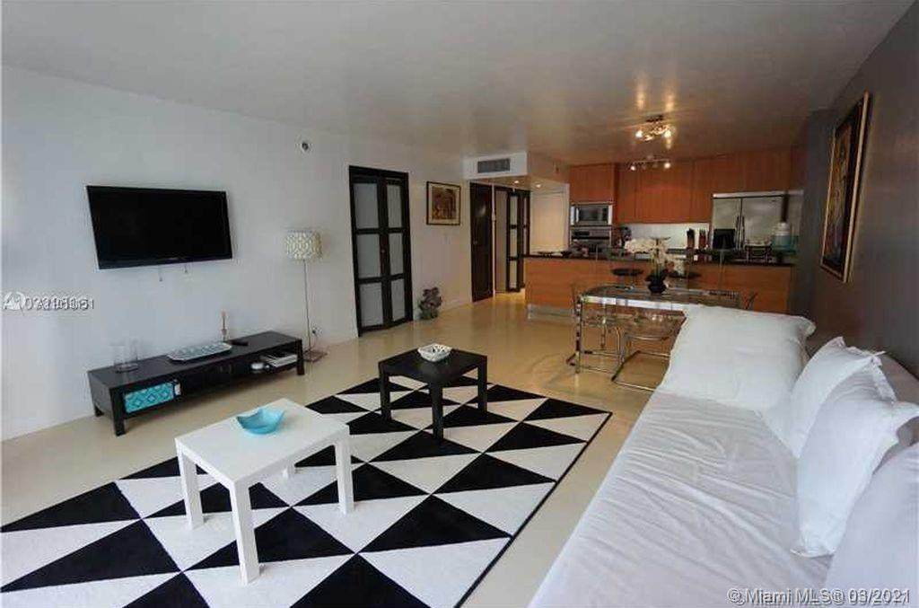 5 Island Ave - Photo 1