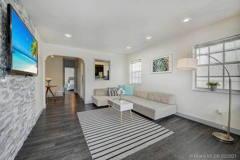 717 Espanola Way - Photo 1