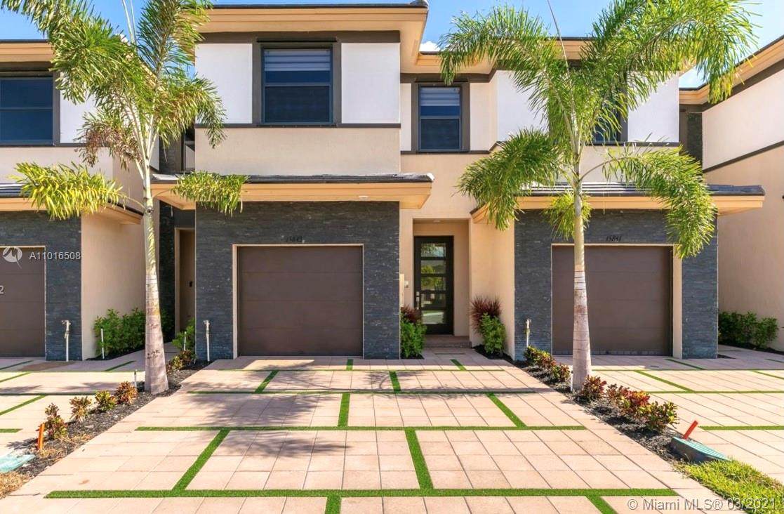 15843 90th Ct - Photo 1