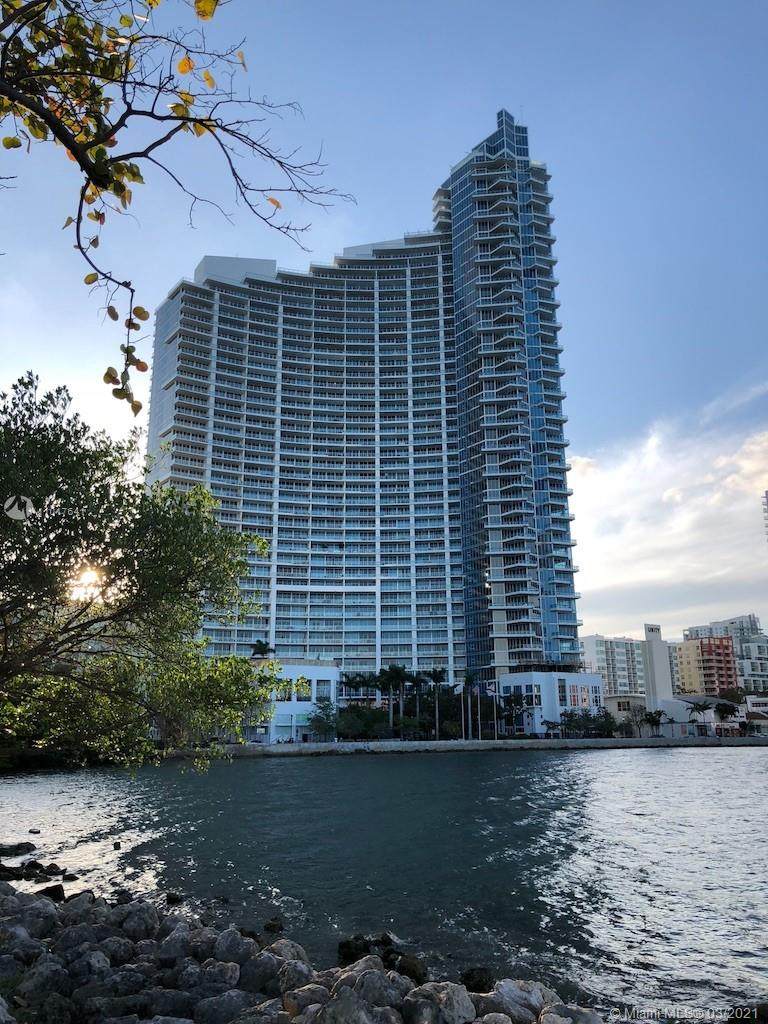 2020 Bayshore Dr - Photo 1