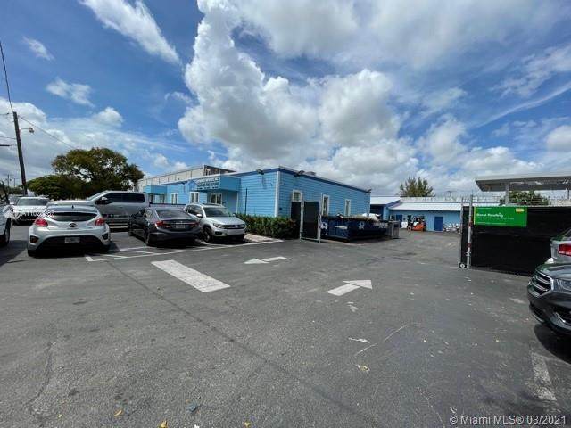 6925 42nd St - Photo 1