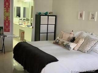 10750 66 St - Photo 1