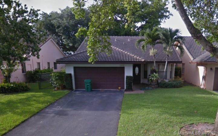 11433 33rd St - Photo 1
