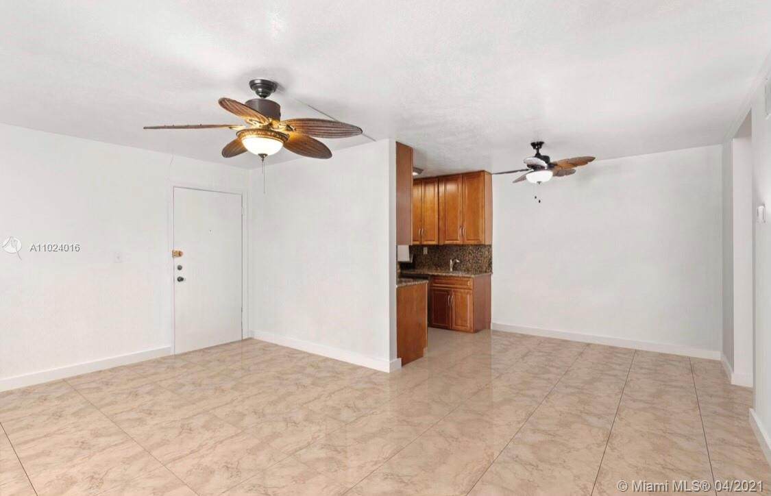 1614 West Ave - Photo 1