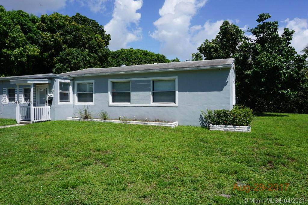 781 168th St - Photo 1