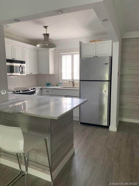 201 Jefferson Ave - Photo 1