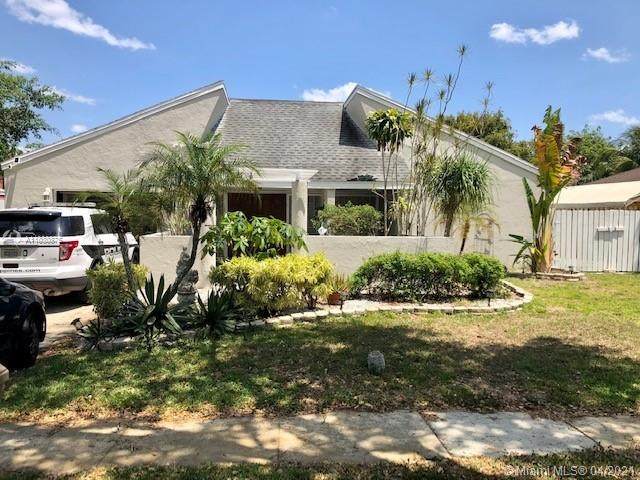 4930 94th Way - Photo 1