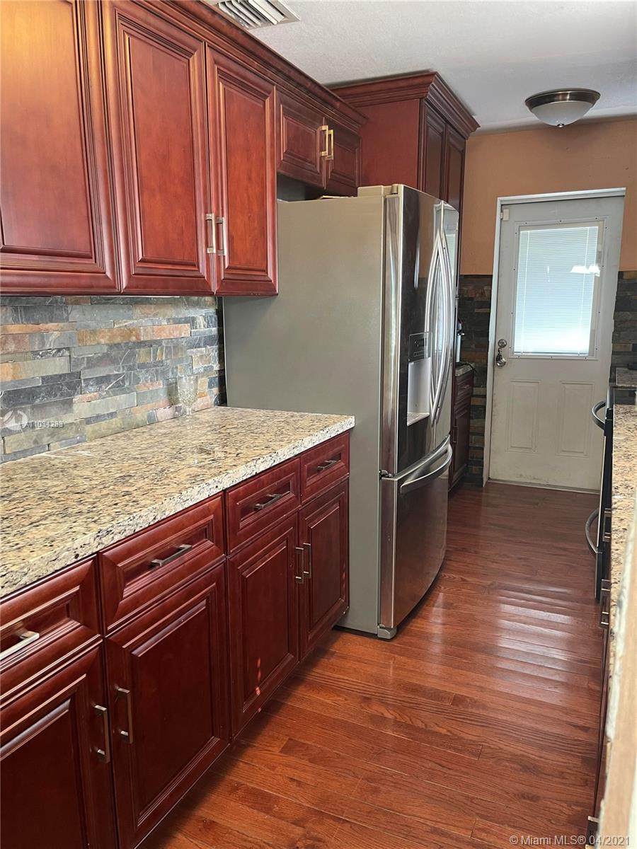 2420 98th St - Photo 1