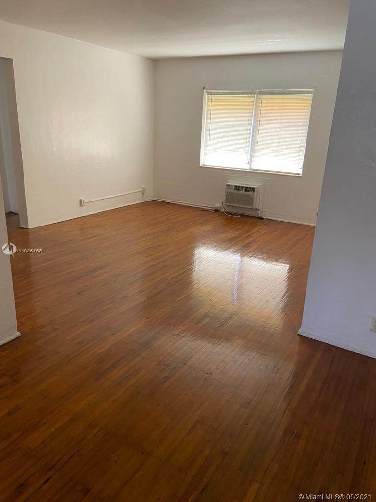 1016 Biarritz Dr - Photo 1