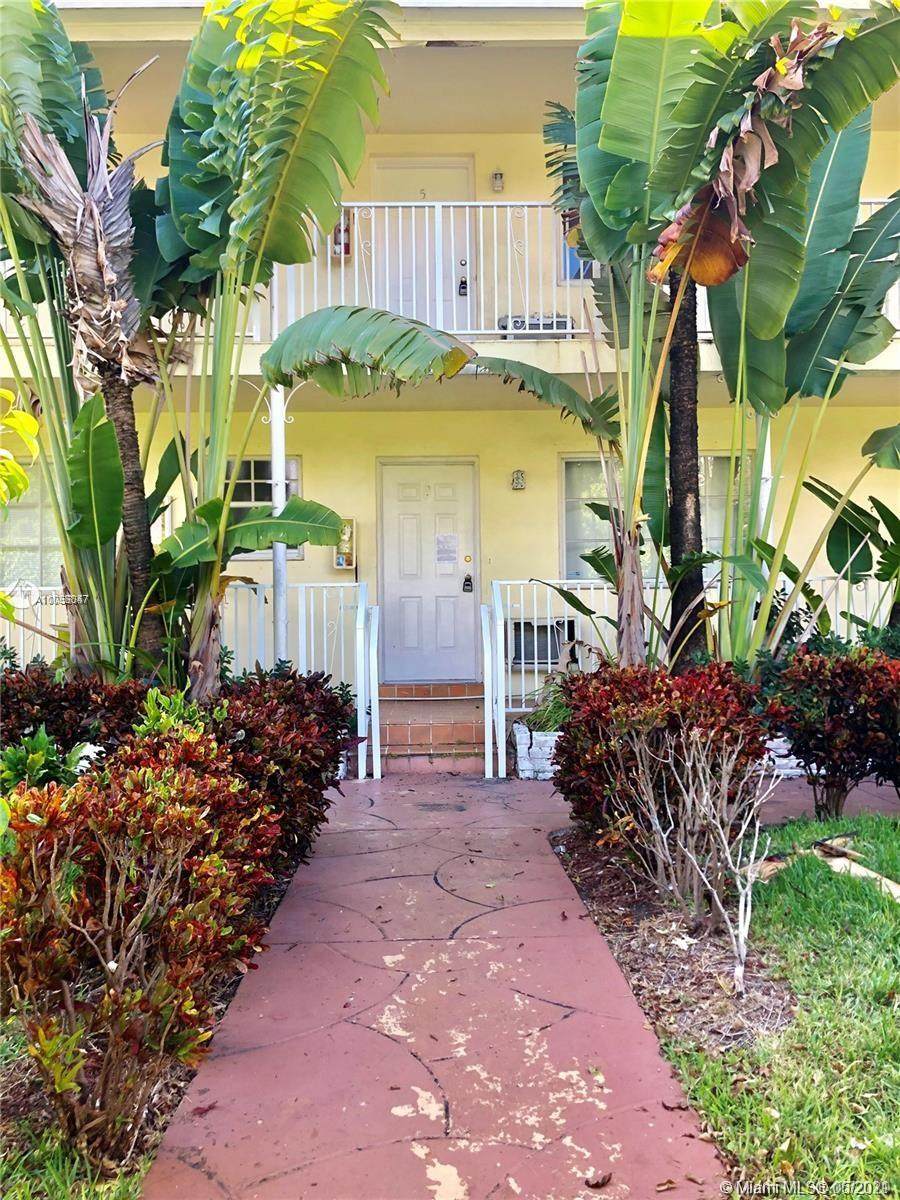 2220 Calais Dr - Photo 1