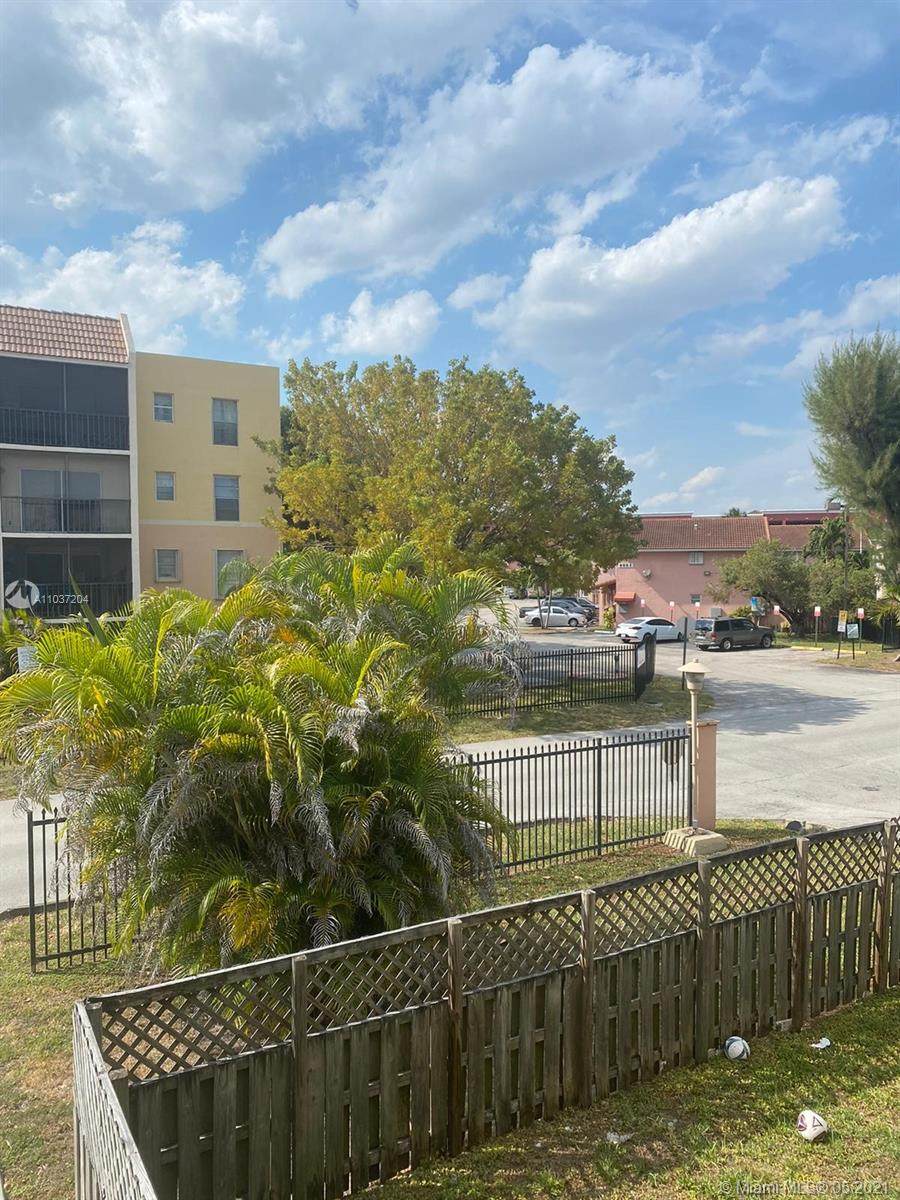5241 Geneva Way - Photo 1