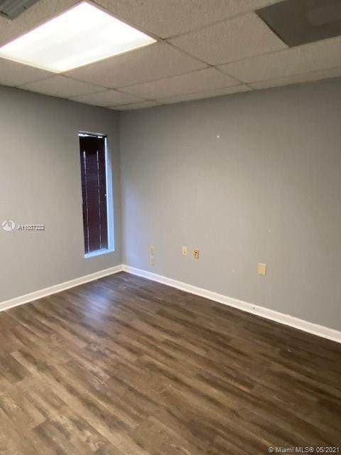3075 Oakland Park Blvd - Photo 1