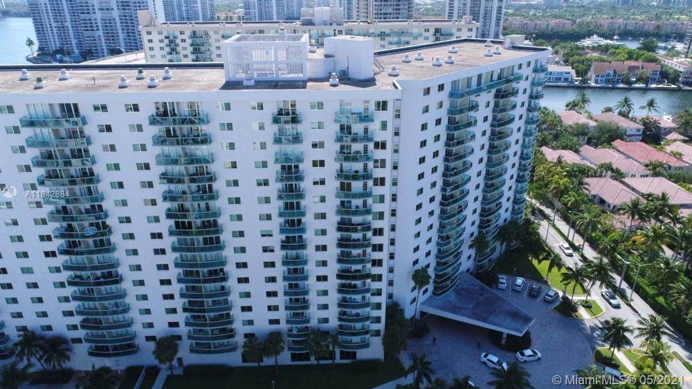 19380 Collins Ave - Photo 1