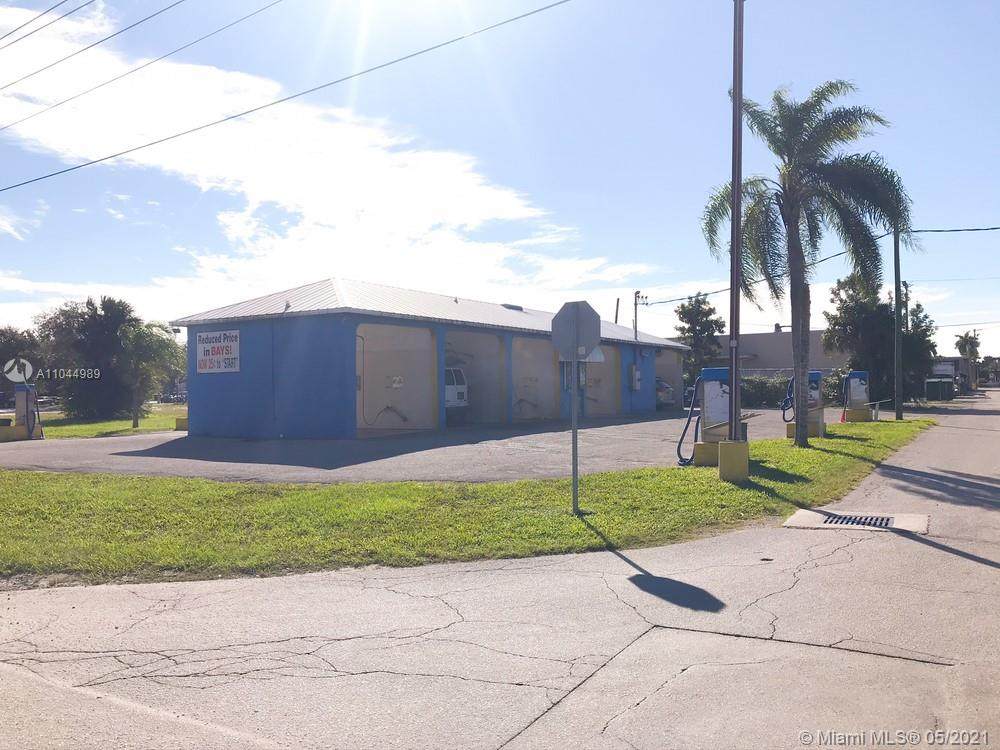 4074 23rd Ave Sw - Photo 1