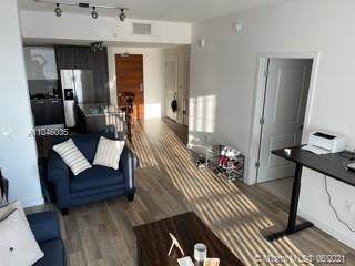202 Parker - Photo 1