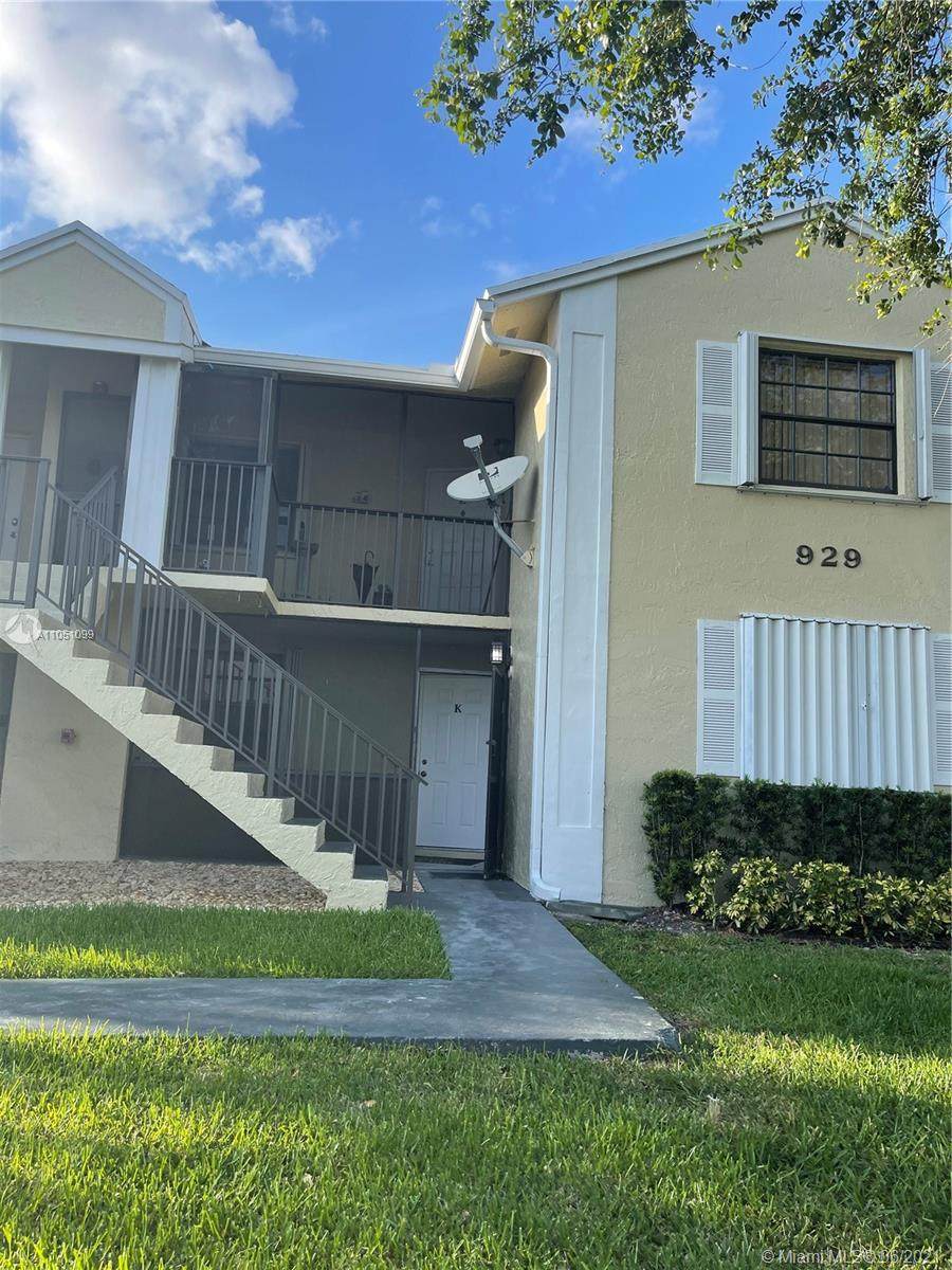 929 Hamilton Dr - Photo 1