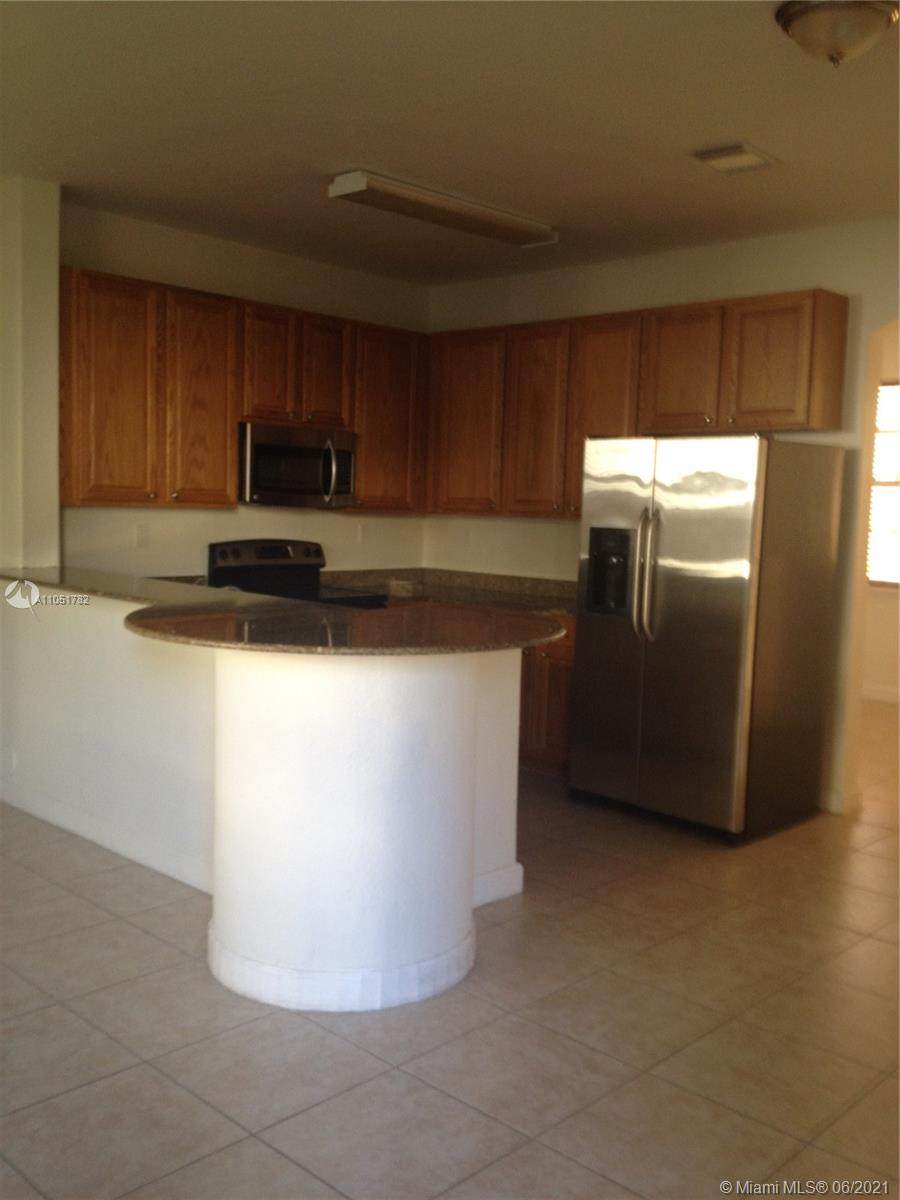 11521 79th Ln - Photo 1