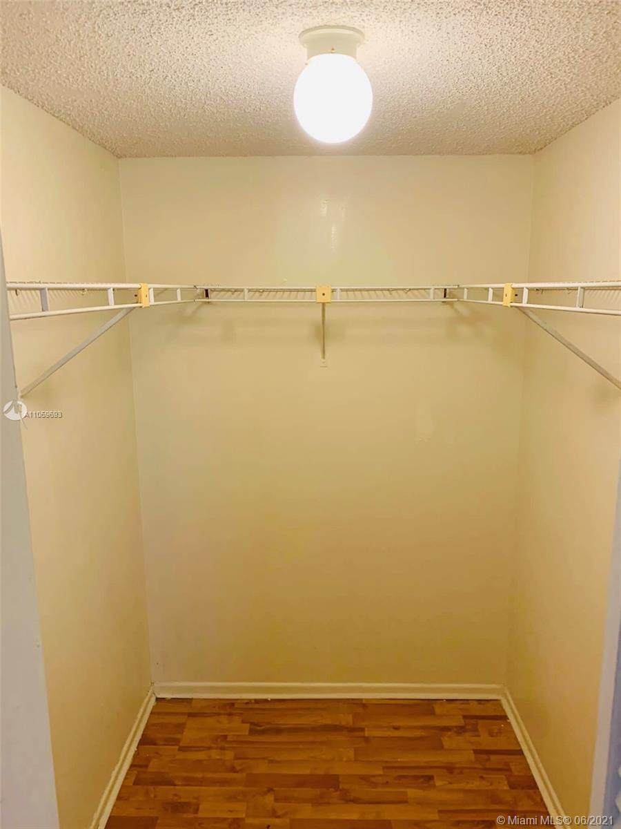 504 Gardens Dr - Photo 1