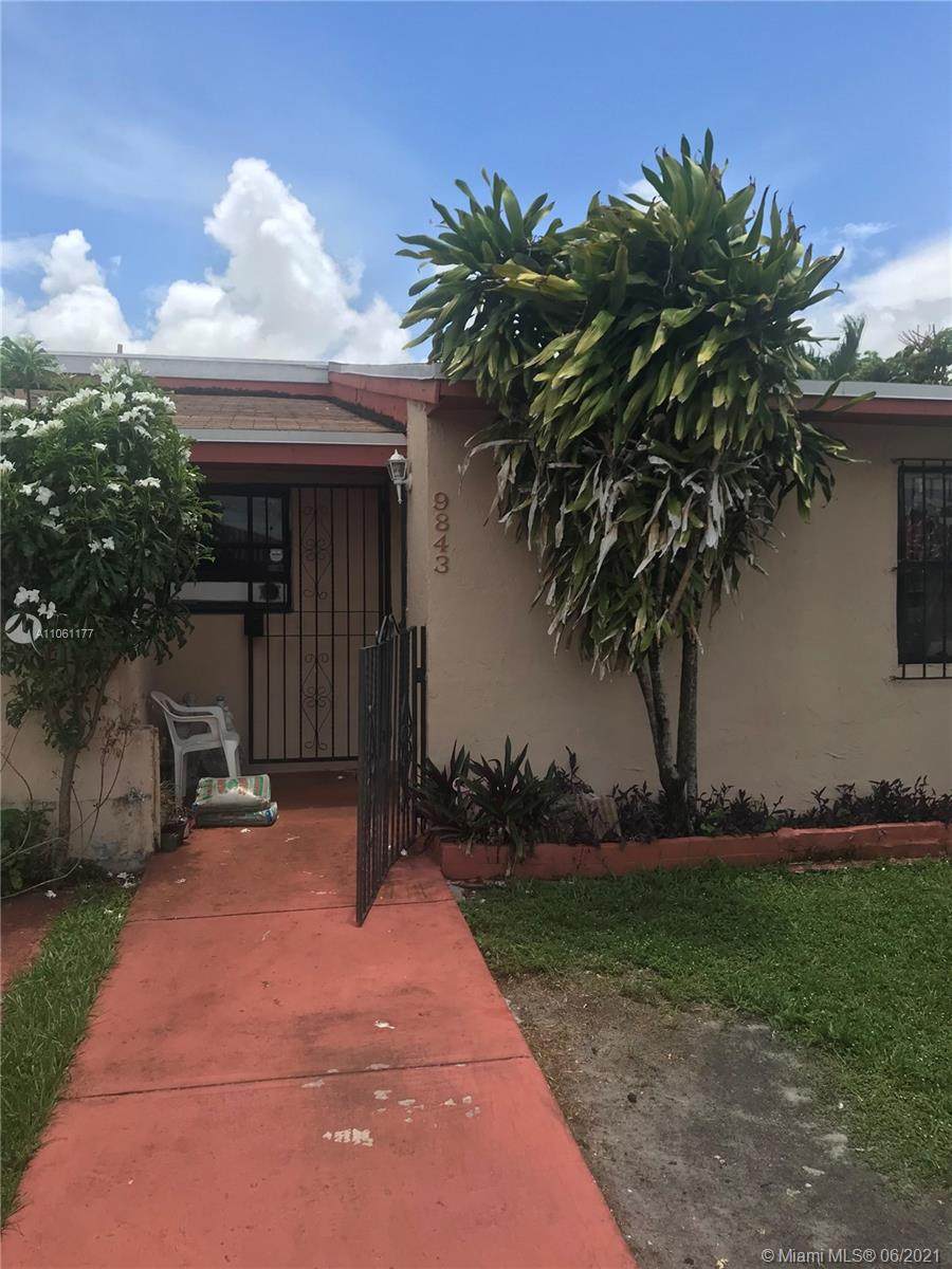 9843 2nd St - Photo 1